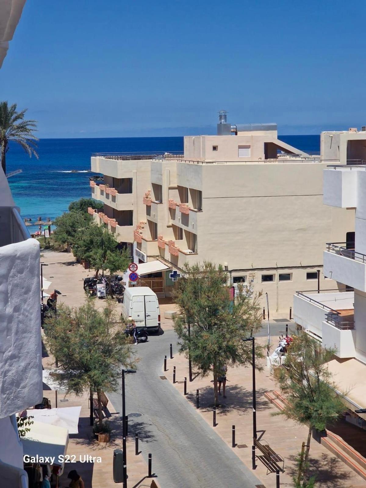 Apt Calmacabana A 50M Dal Mare Apartment Es Pujols Bagian luar foto